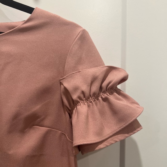 Banana Republic professional shirt/ blouse - soft pink/ mauve with ruffle sleeve - Picture 2 of 6